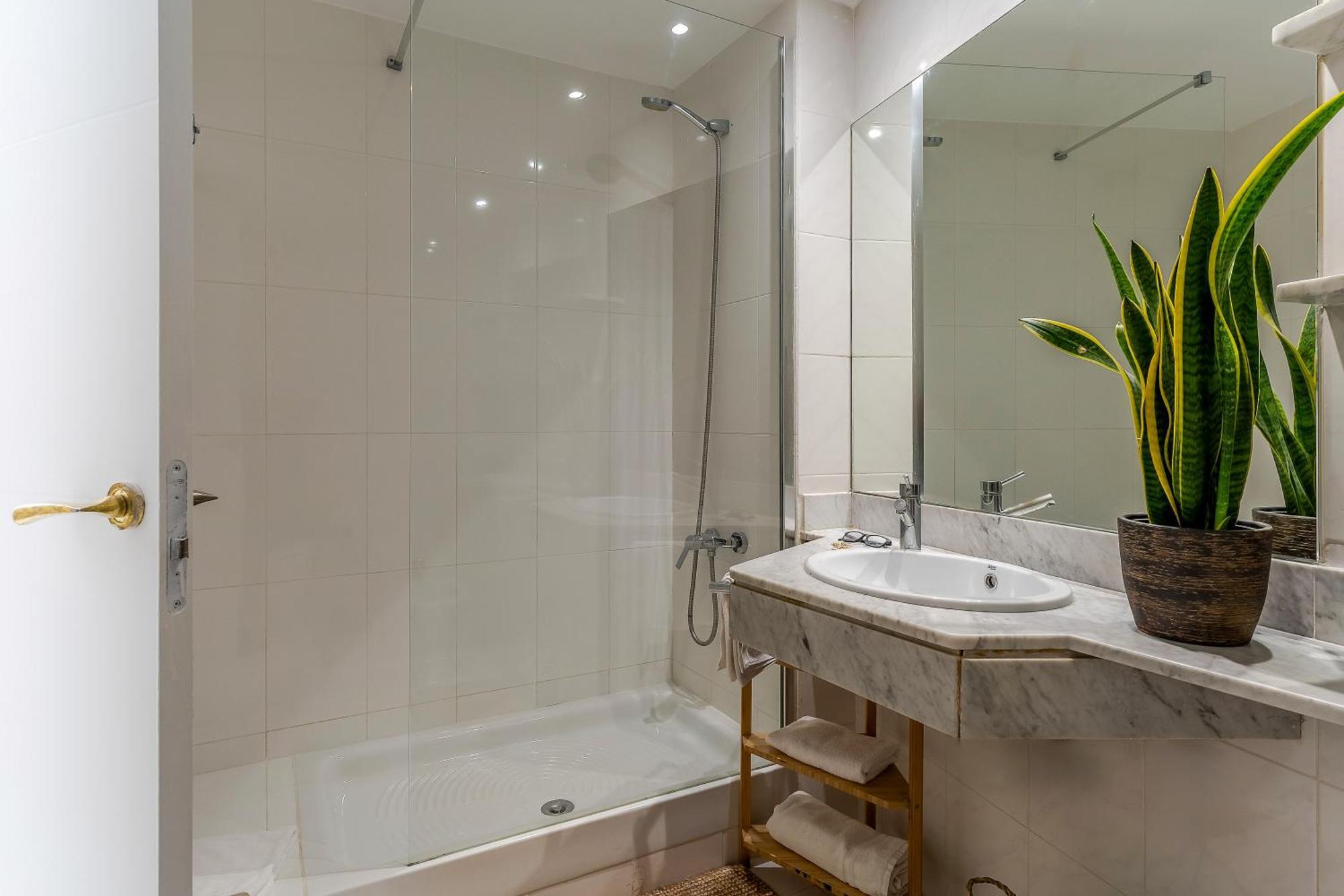 Canela Homes Ninot Appartement